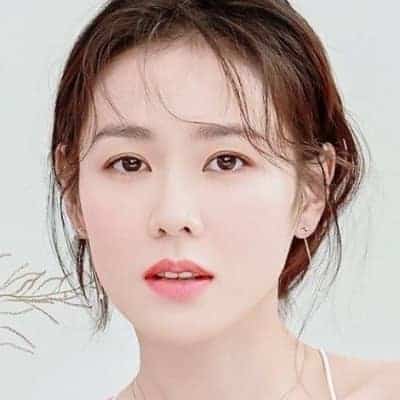 Son Ye-jin - Famous Actor