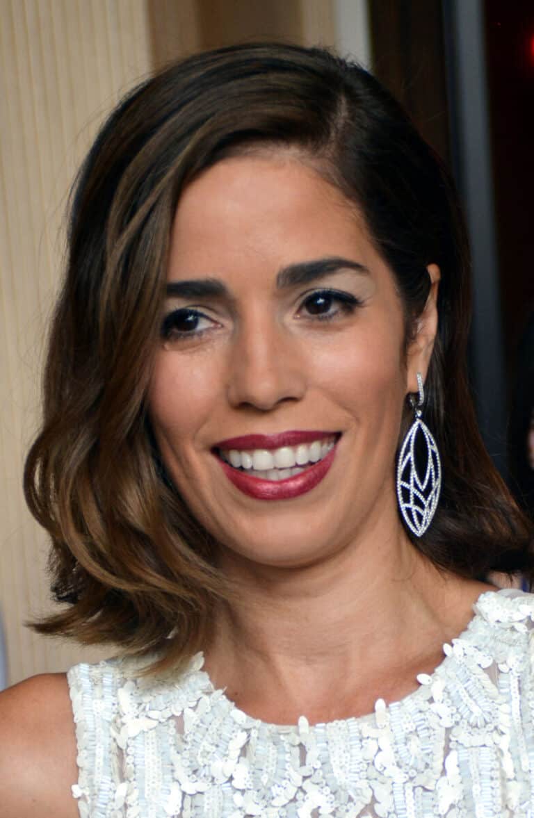 Ana Ortiz - Famous Singer