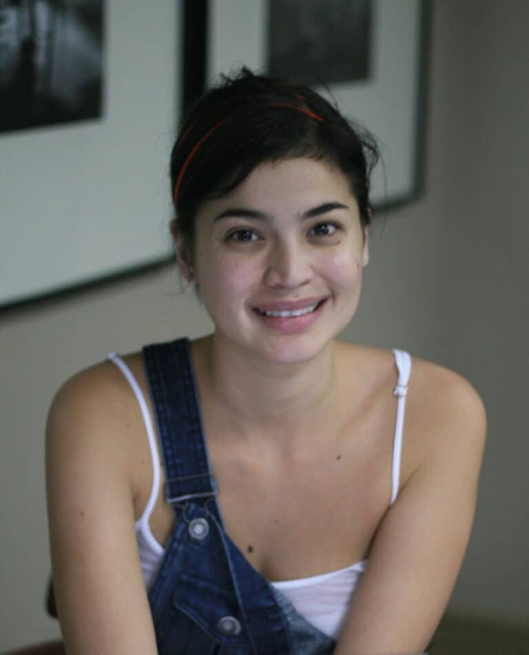 Anne Curtis - Famous Singer