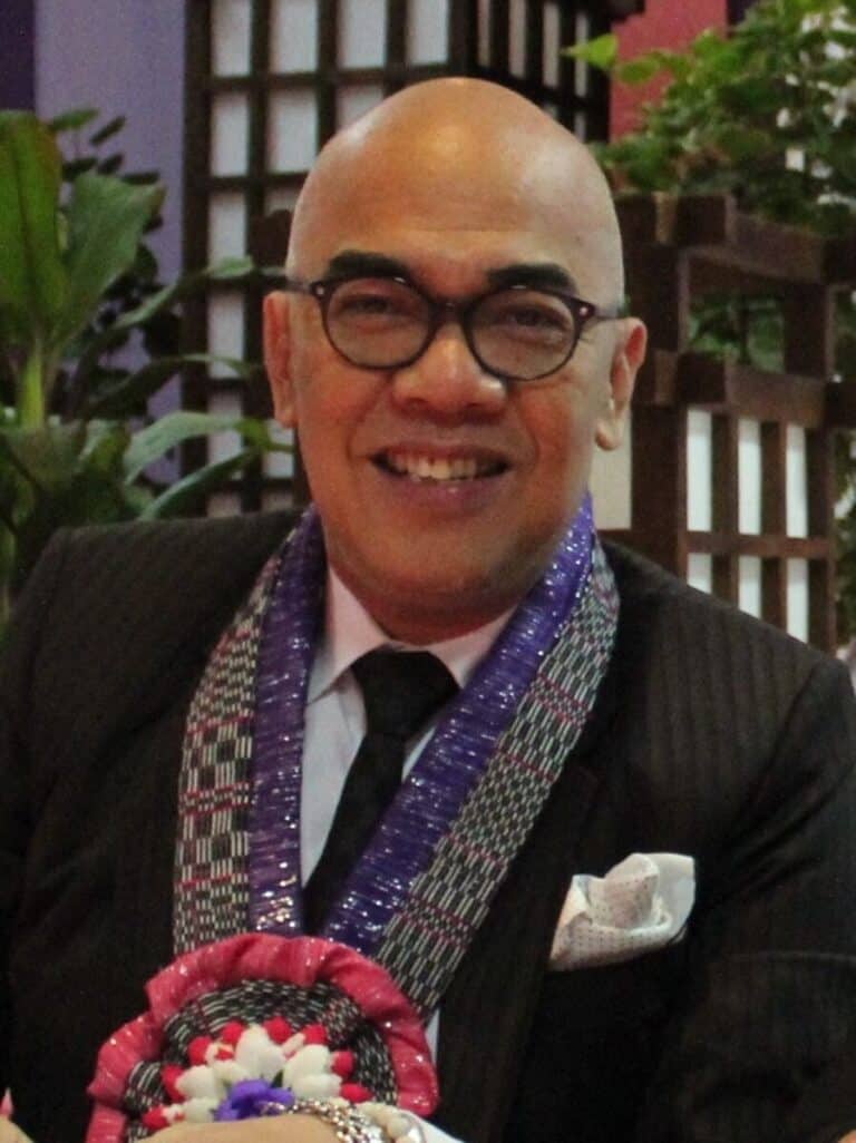 Boy Abunda - Famous Presenter