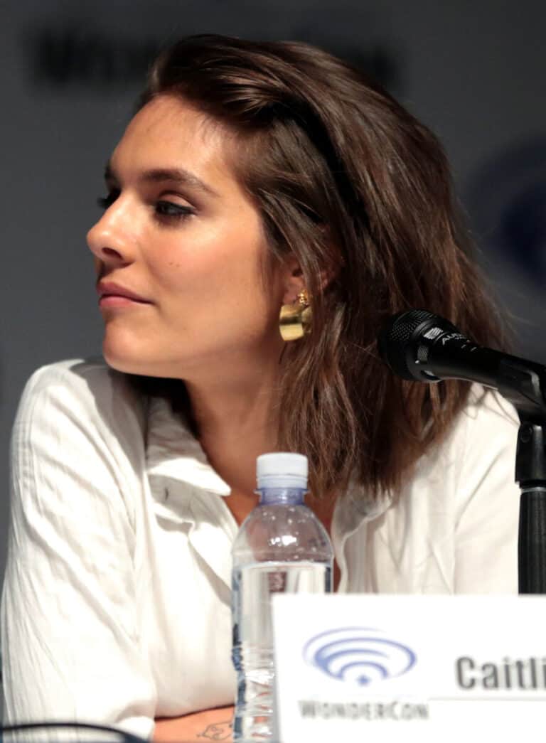 Caitlin Stasey - Famous Actor