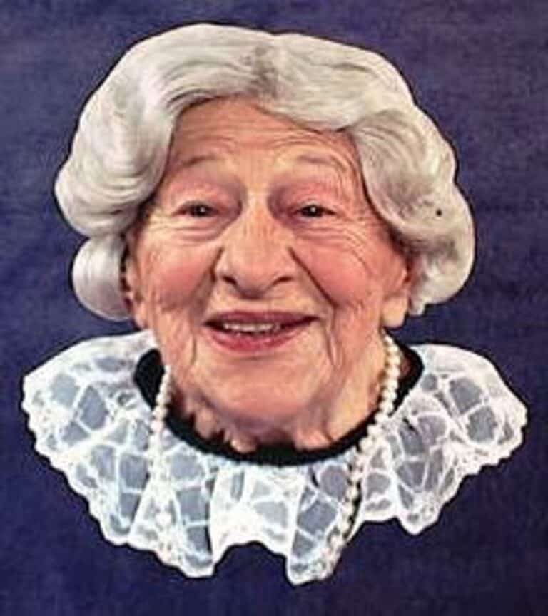 Clara Peller - Famous Manicurist