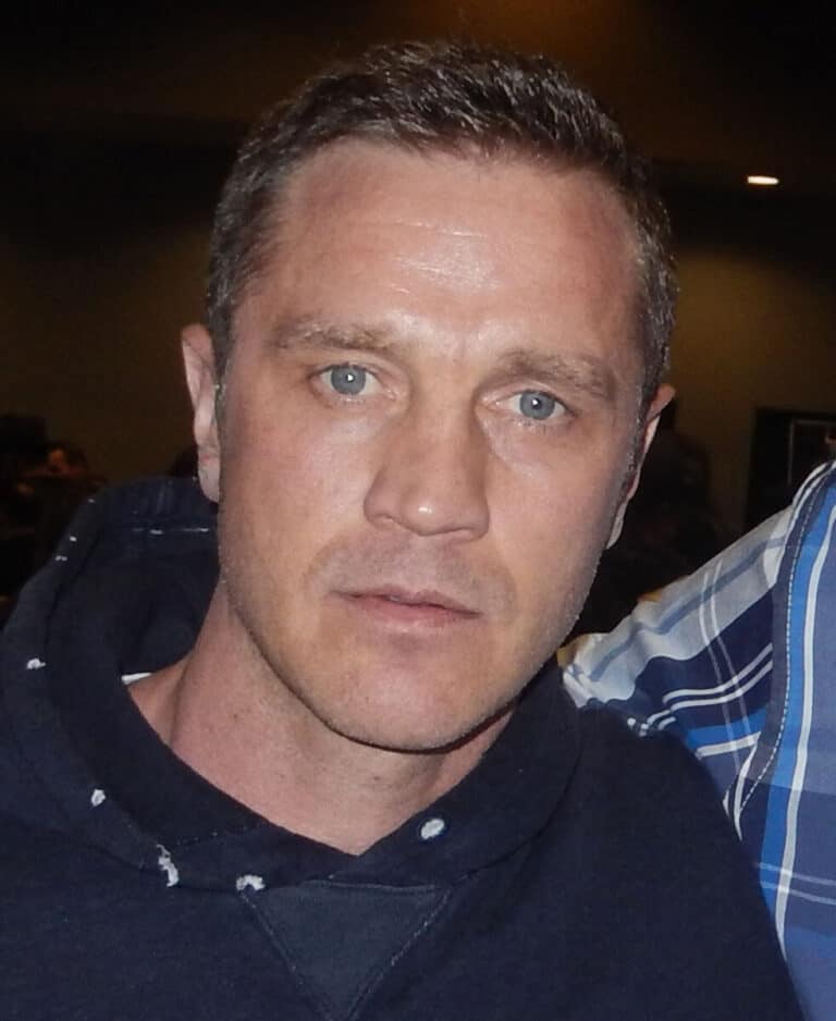 Devon Sawa - Famous Actor