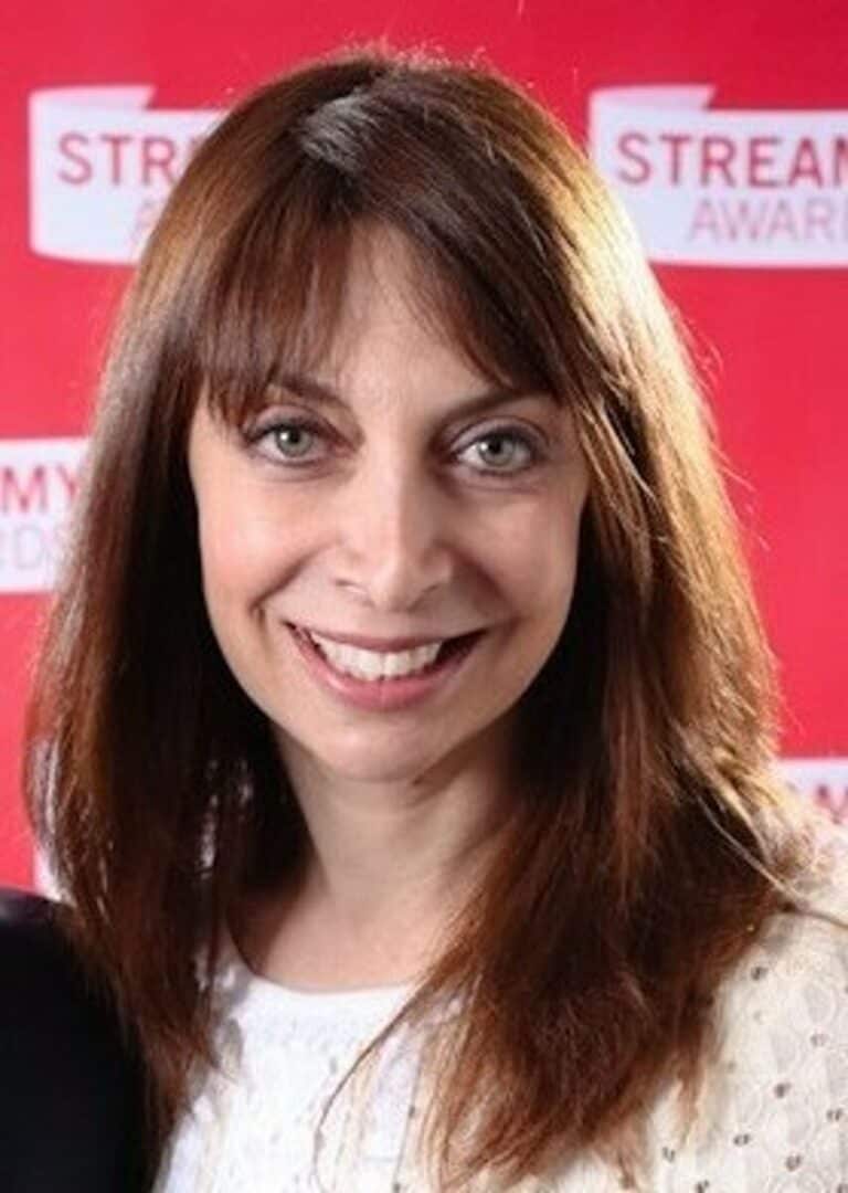 Illeana Douglas - Famous Film Producer