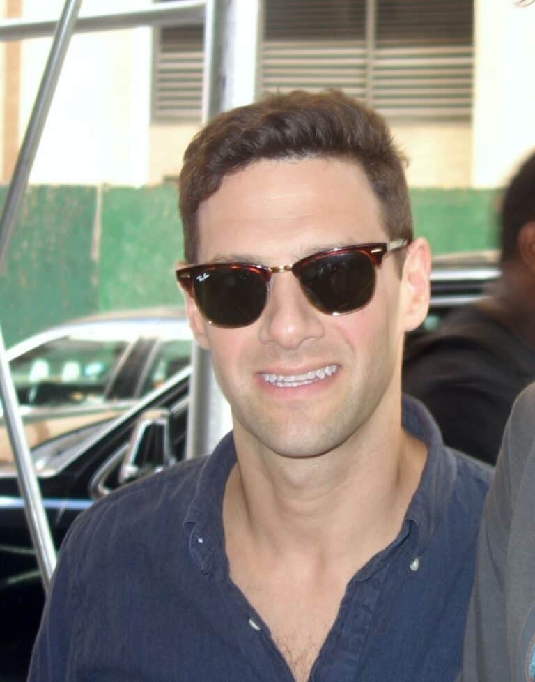 Justin Bartha - Famous Film Producer