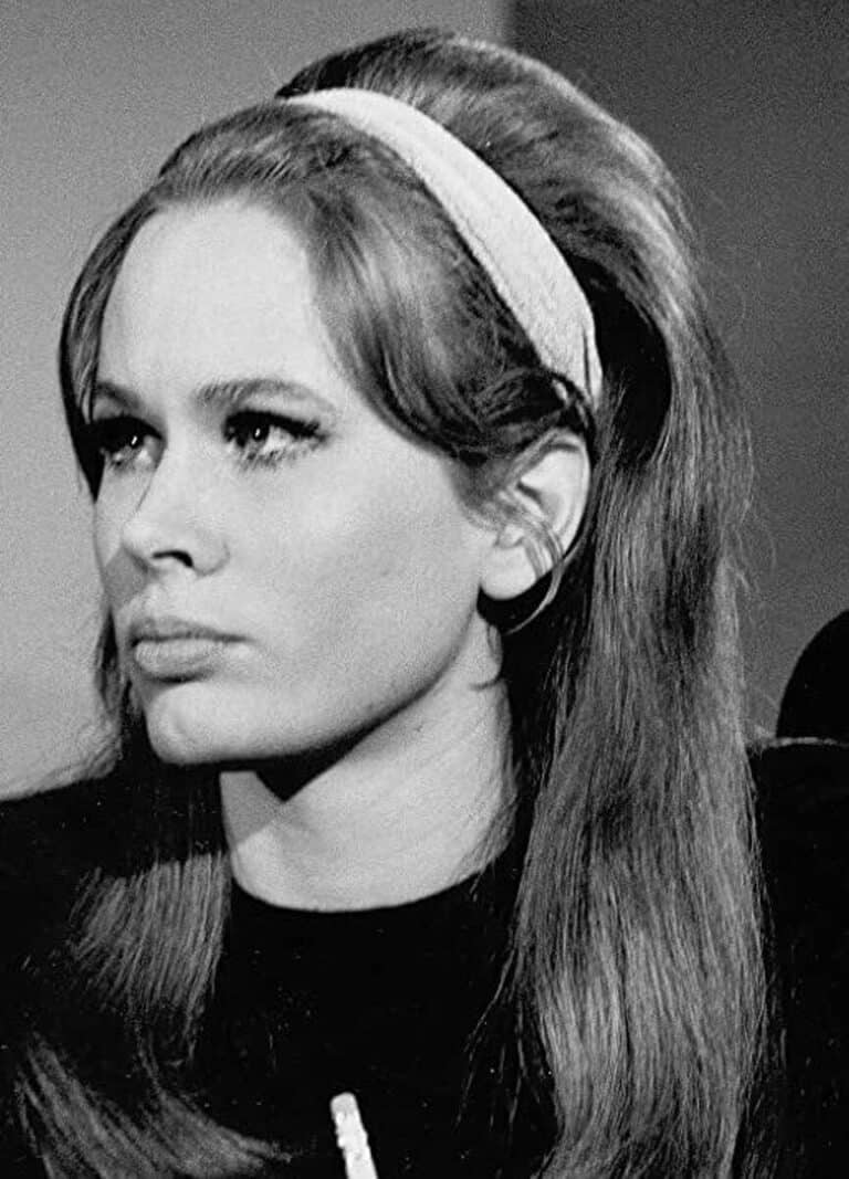 Karen Black - Famous Film Producer