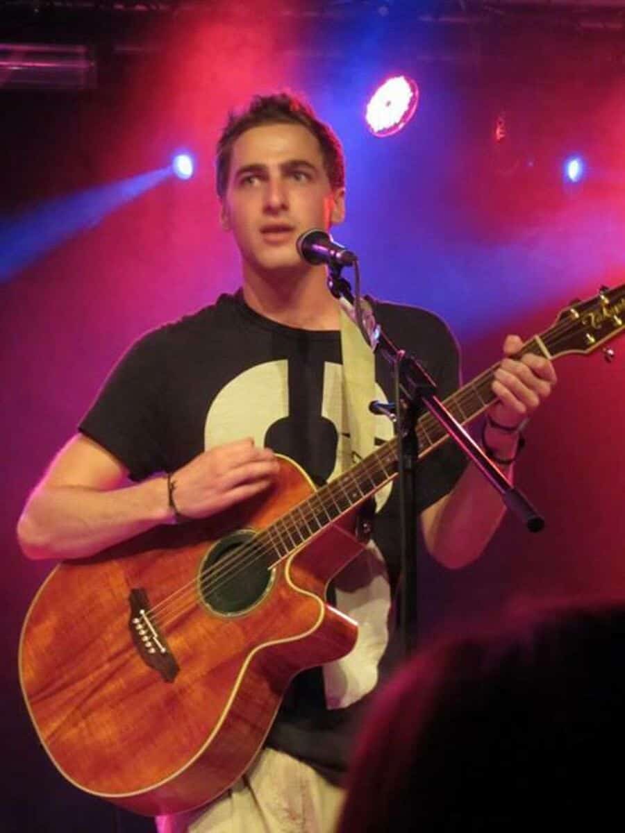 Kendall Schmidt - Famous Dancer