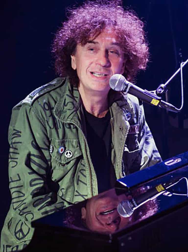 Magnus Uggla - Famous Actor