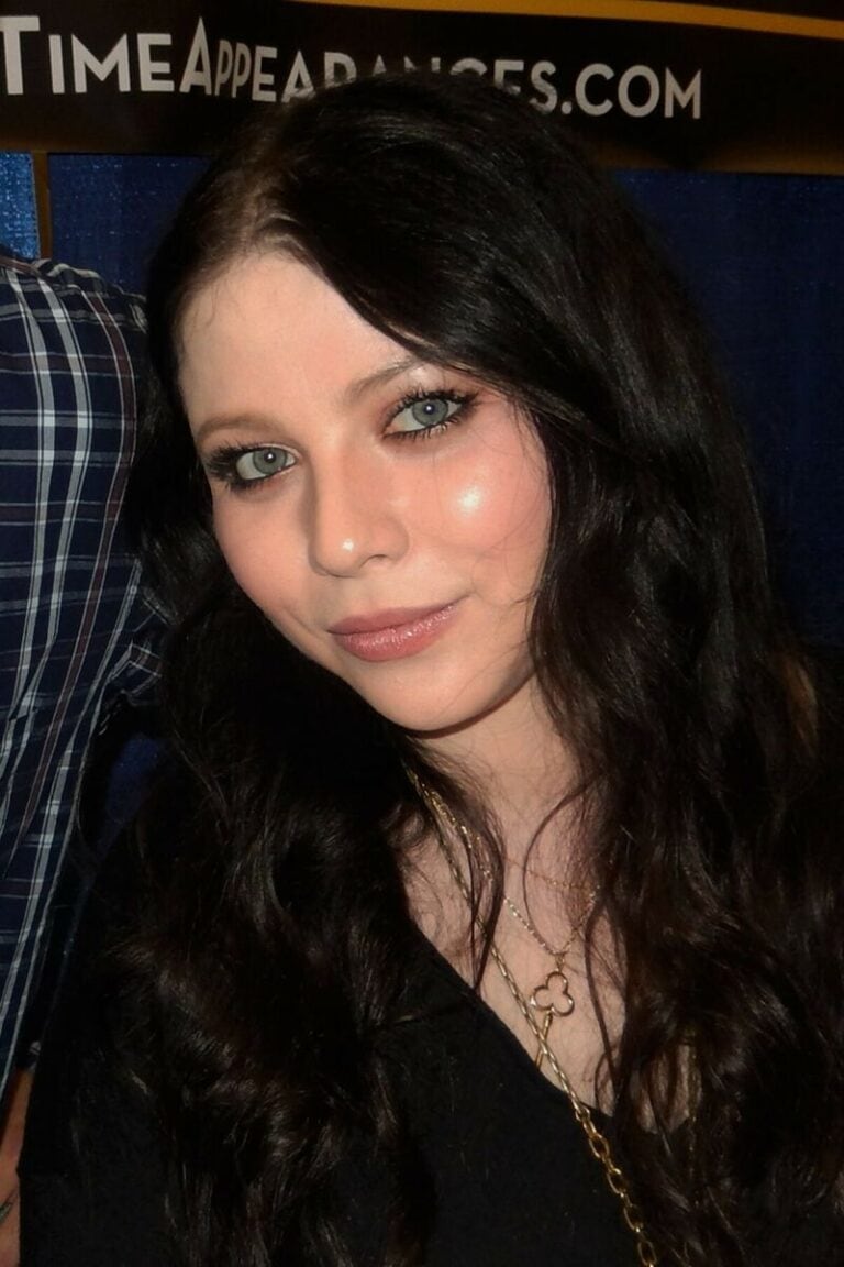 Michelle Trachtenberg - Famous Actor