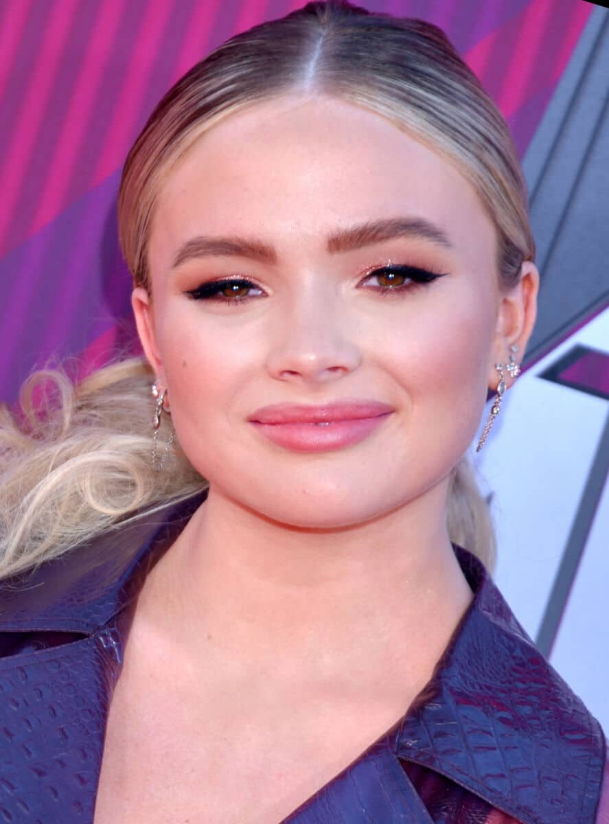 Natalie Alyn Lind - Famous Actor