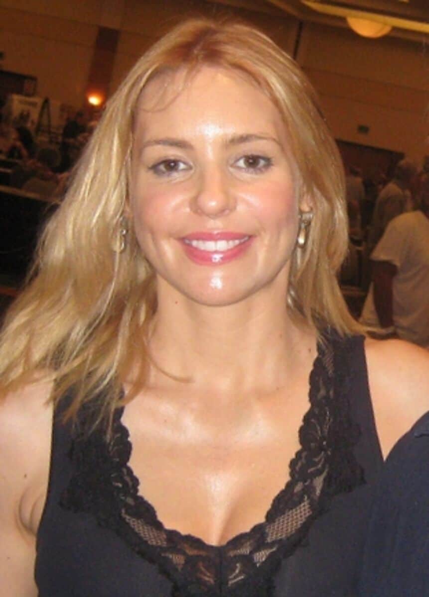 Olivia d'Abo - Famous Actor