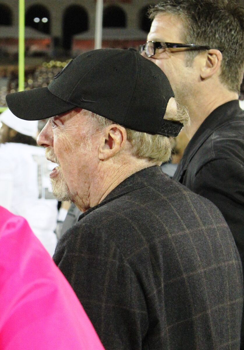Phil Knight Net Worth Details, Personal Info