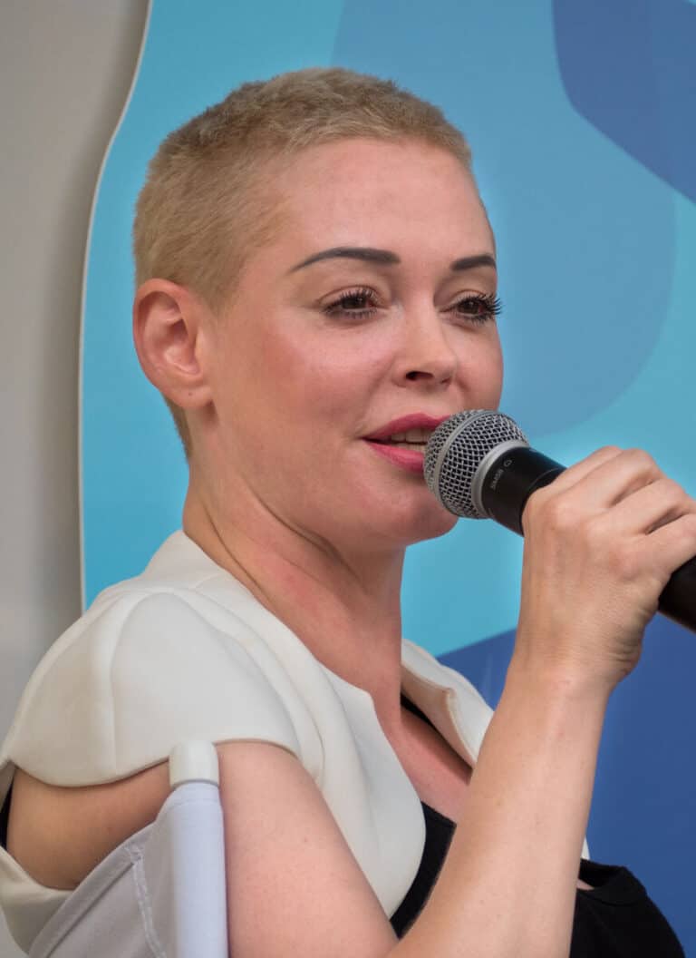 Rose McGowan - Famous Singer