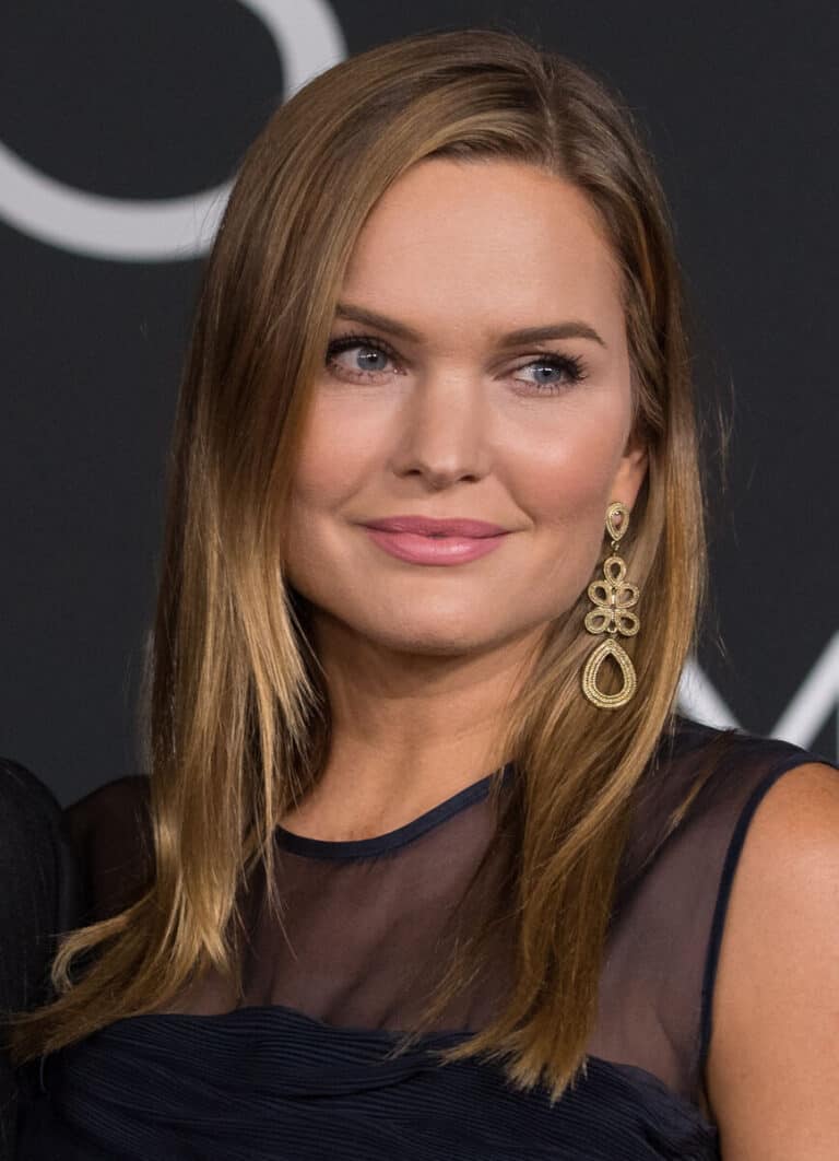 Sunny Mabrey - Famous Singer-Songwriter