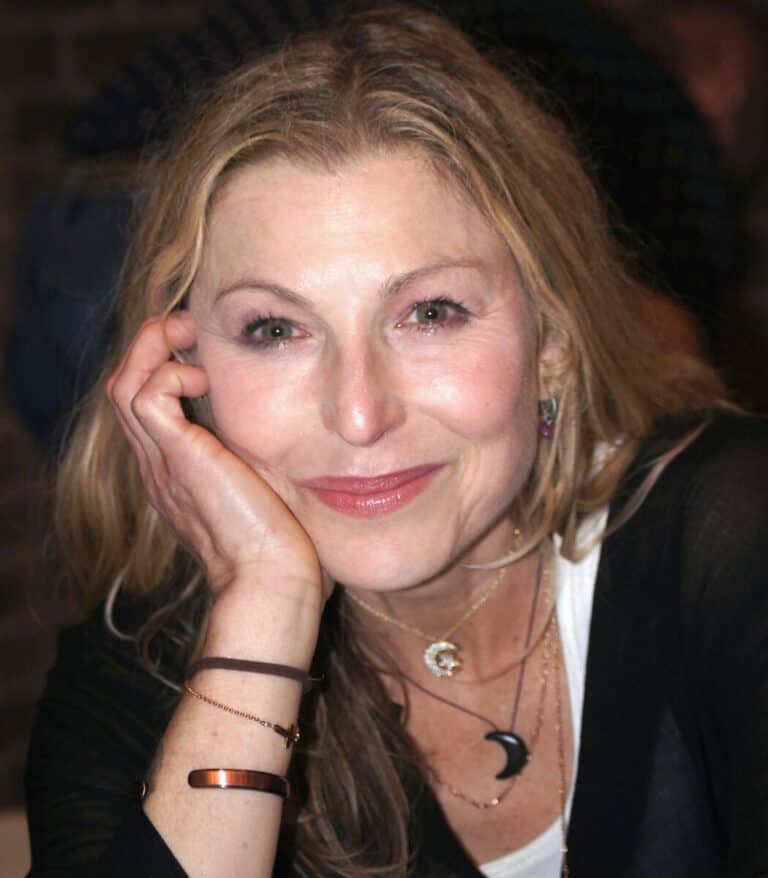 Tatum O'Neal - Famous Author