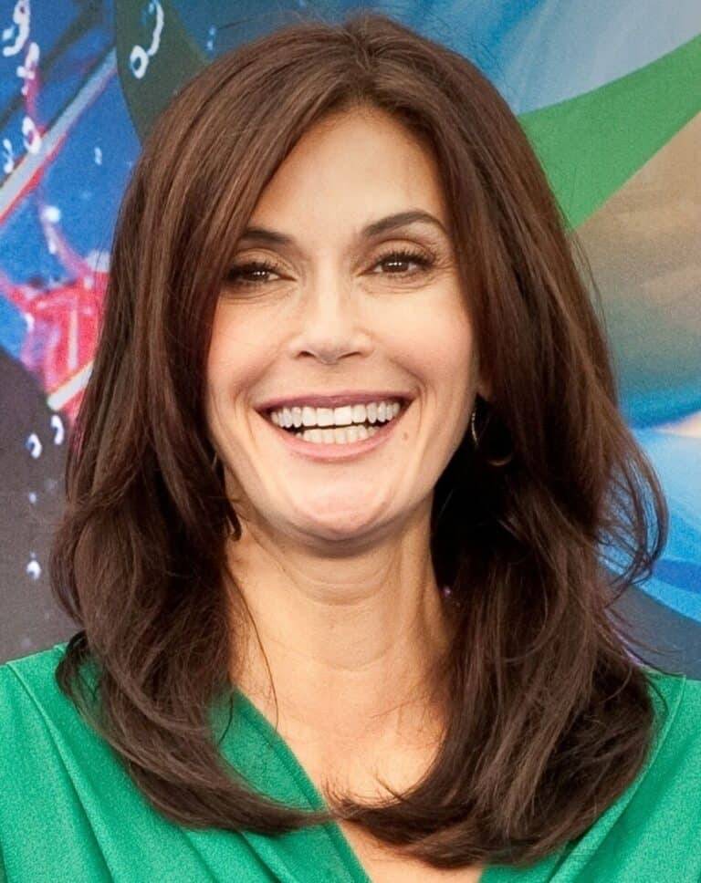 Teri Hatcher - Famous Actor