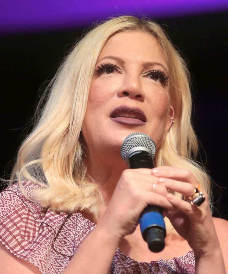 Tori Spelling - Famous Screenwriter