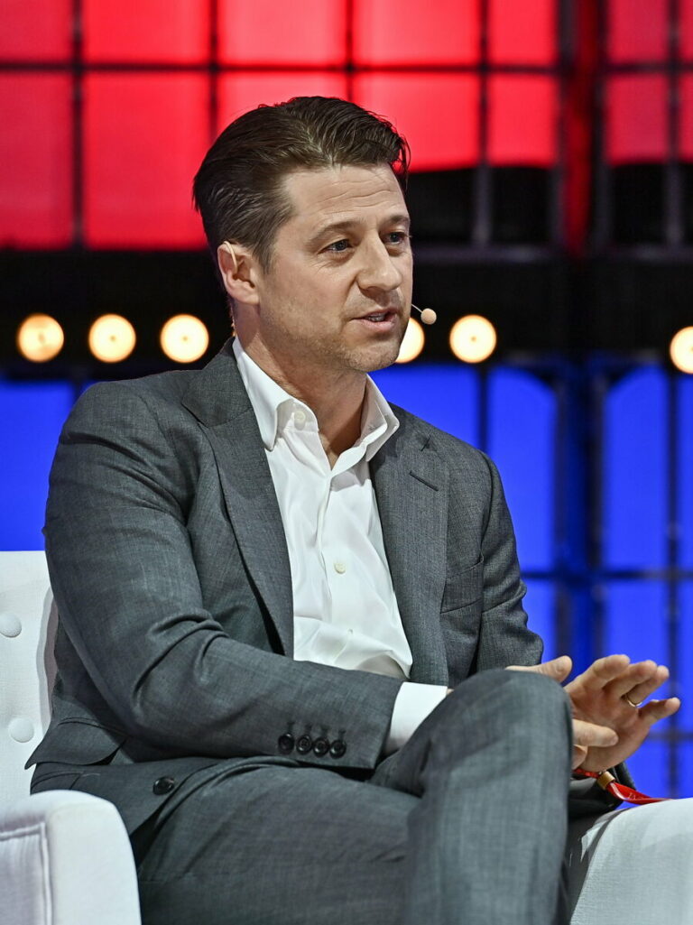 Ben Mckenzie - Famous Actor