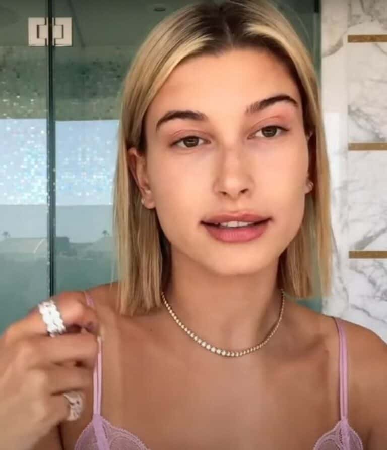 Hailey Baldwin - Famous Model