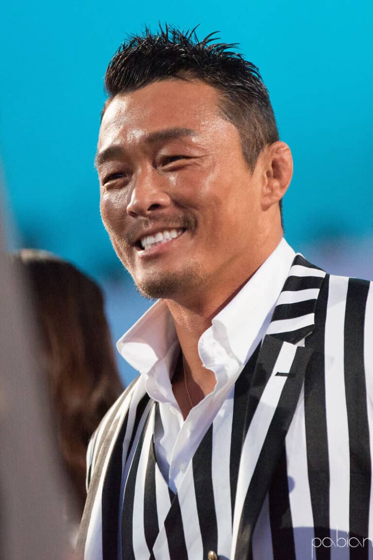 Yoshihiro Akiyama - Famous MMA Fighter