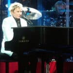 Barry Manilow - Famous Singer-Songwriter