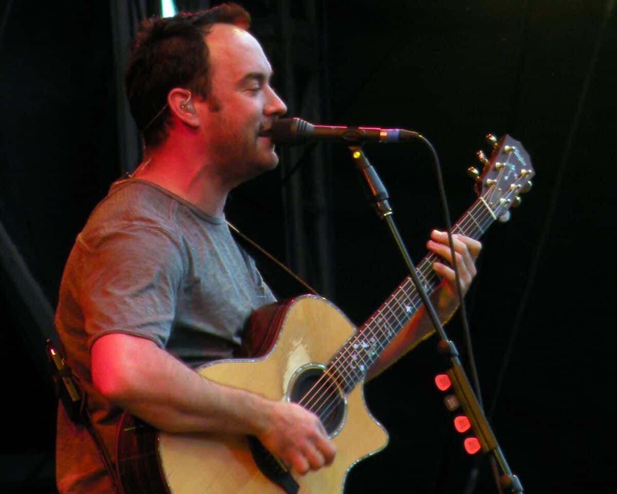 Dave Matthews - Famous Guitarist