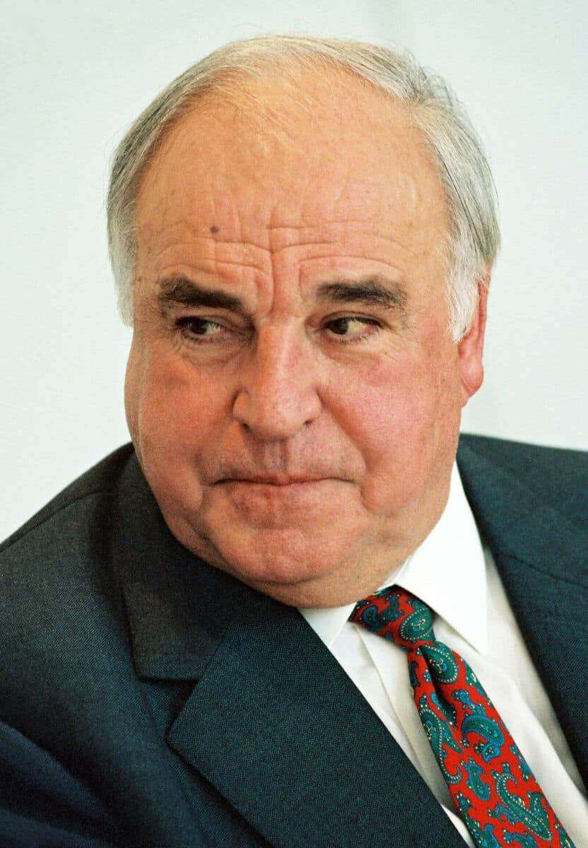 Helmut Kohl net worth in Politicians category