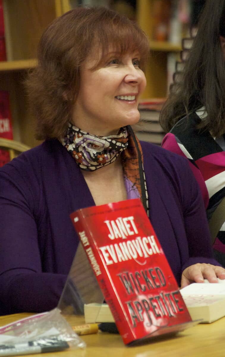Janet Evanovich - Famous Author