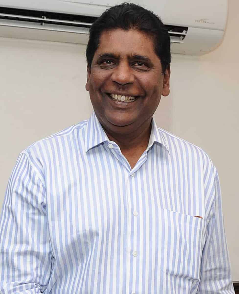 Vijay Amritraj - Famous Sports Commentator