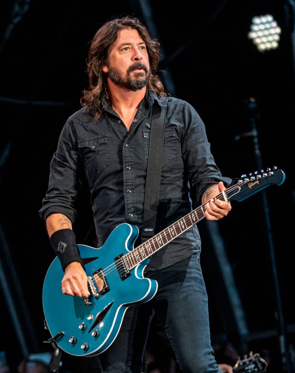 Dave Grohl - Famous Singer-Songwriter