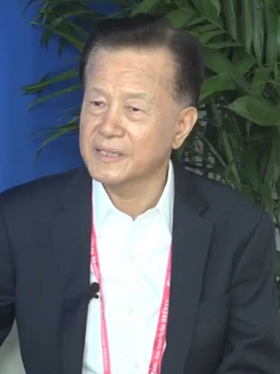 Hui Wing Mau - Famous CEO