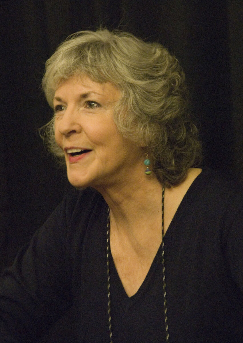 Sue Grafton - Famous Novelist